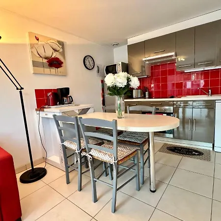 Joannie By Interhome Saint-Brévin-les-Pins