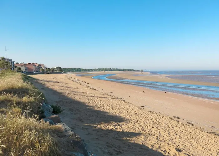 Joannie By Interhome *